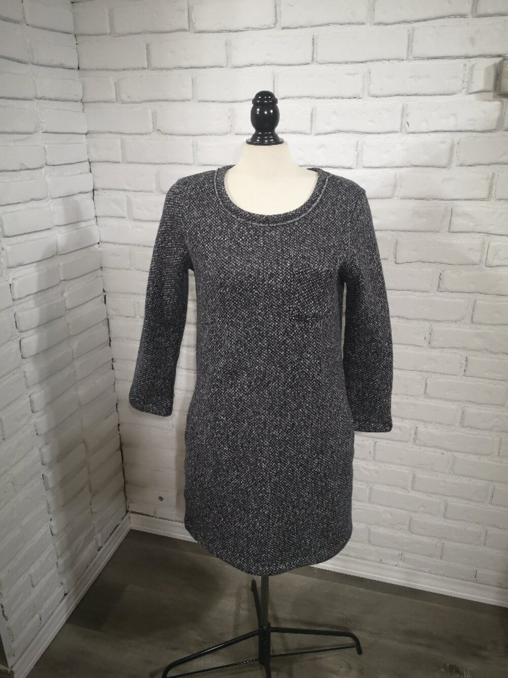 Gap Ladies Size Medium Black & Grey Herringbone Fleece Lined Shift Dress Cozy
